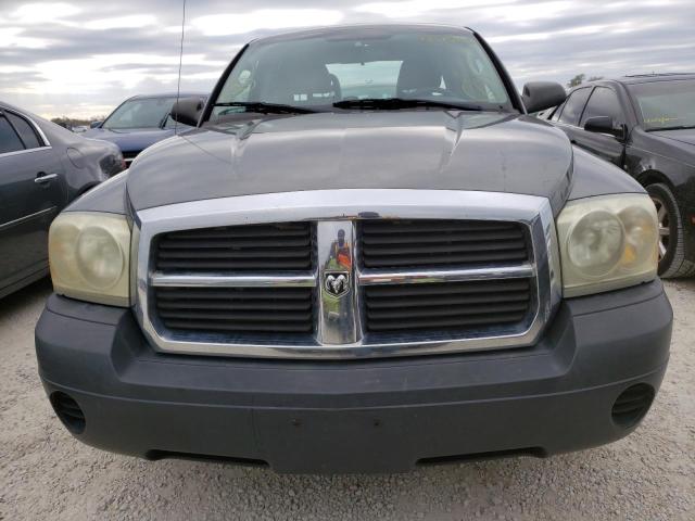 1D7HW28K95S142528 - 2005 DODGE DAKOTA QUA GRAY photo 9