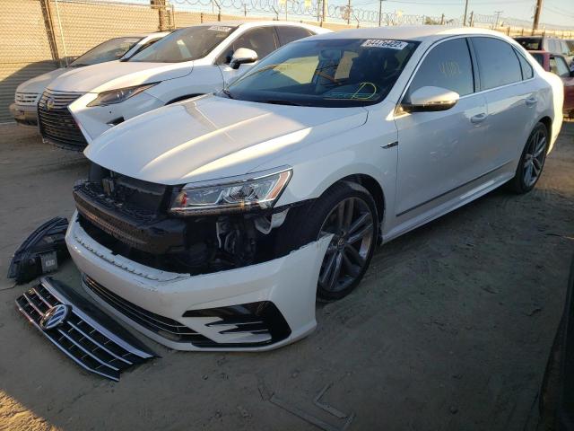 1VWDT7A34HC028658 - 2017 VOLKSWAGEN PASSAT R-L WHITE photo 2
