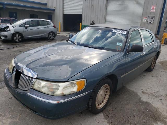 1LNHM81W61Y737873 - 2001 LINCOLN TOWN CAR GREEN photo 2