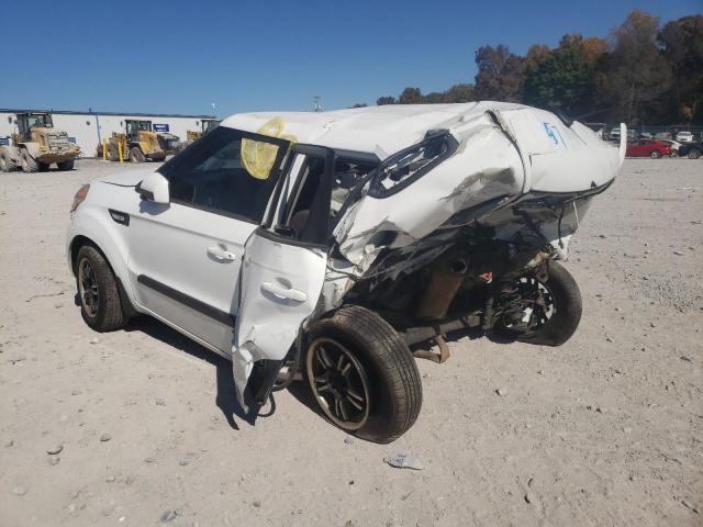 KNDJT2A58C7465249 - 2012 KIA SOUL WHITE photo 3