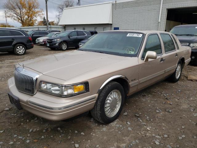 1LNLM82W1VY640983 - 1997 LINCOLN TOWN CAR S TAN photo 2