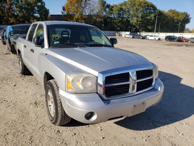 1D7HW48N66S638569 - 2006 DODGE DAKOTA QUA SILVER photo 1