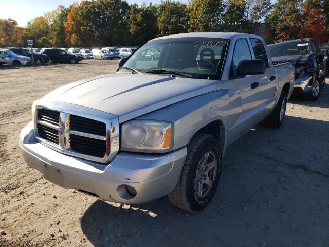 1D7HW48N66S638569 - 2006 DODGE DAKOTA QUA SILVER photo 2