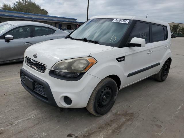 KNDJT2A5XD7501315 - 2013 KIA SOUL WHITE photo 2