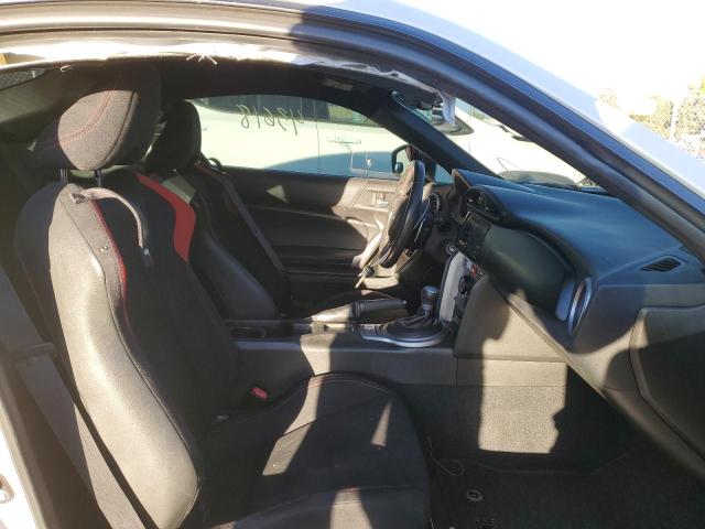 JF1ZNAA11D2711132 - 2013 TOYOTA SCION FR-S WHITE photo 5