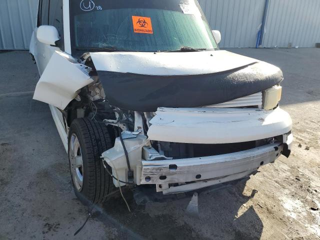 JTLKT324850177148 - 2005 TOYOTA SCION XB თეთრი ფოტო 9