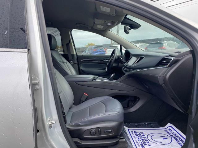 5GAEVBKW9JJ235613 - 2018 BUICK ENCLAVE PR SILVER photo 5