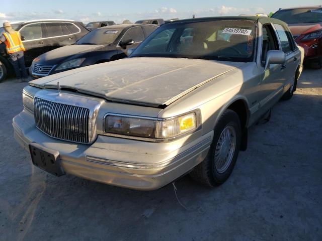 1LNLM82W7VY754437 - 1997 LINCOLN TOWN CAR S BEIGE photo 2