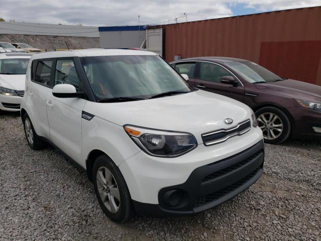 KNDJN2A29K7908362 - 2019 KIA SOUL WHITE photo 1