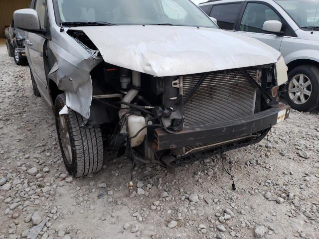 2D4RN5D10AR443980 - 2010 DODGE GRAND CARA SILVER photo 9