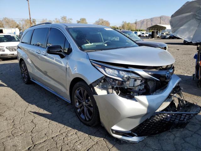 5TDDRKEC8MS055384 - 2021 TOYOTA SIENNA XSE SILVER photo 1