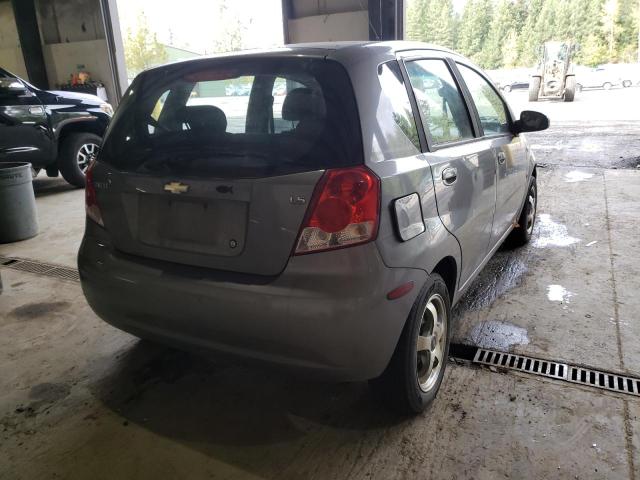 KL1TD66628B084409 - 2008 CHEVROLET AVEO BASE SILVER photo 4