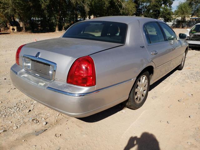 2LNBL8CV6AX626396 - 2010 LINCOLN TOWN CAR S SILVER photo 4