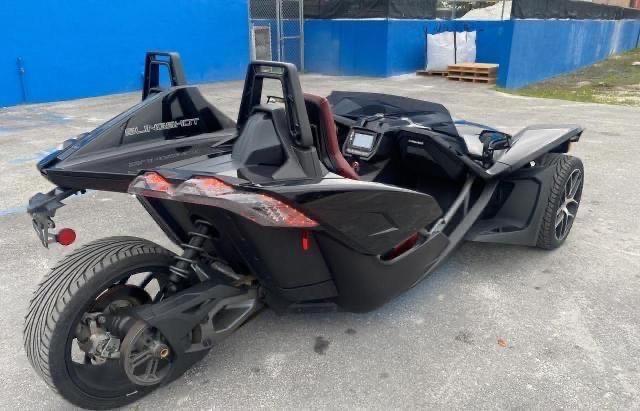 57XAASFA4J8128880 - 2018 POLARIS SLINGSHOT BLACK photo 4