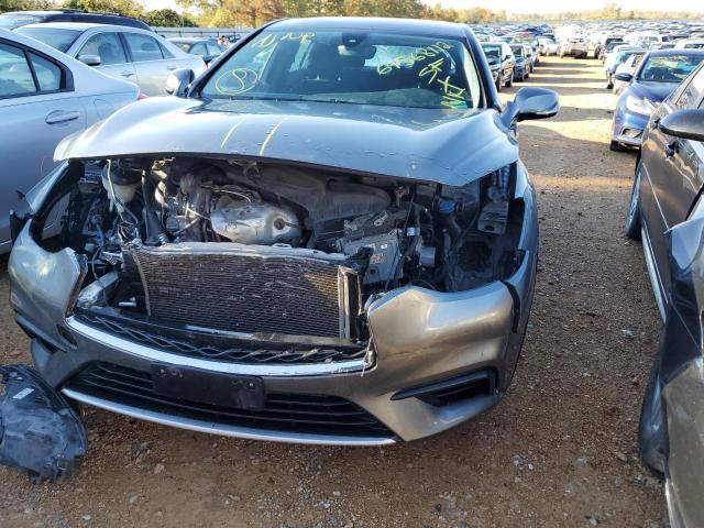 SJKCH5CP6HA034684 - 2017 INFINITI QX30 BASE GRAY photo 2