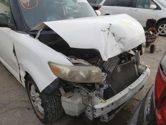 JTLKE50EX81044522 - 2008 TOYOTA SCION XB თეთრი ფოტო 9