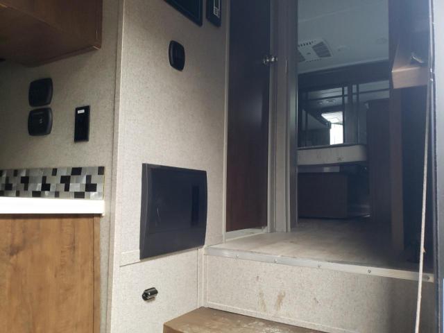 4X4FRLE28K1887110 - 2019 WILDWOOD TRAILER BEIGE photo 5