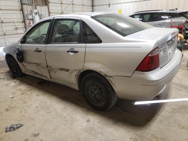 1FAFP34NX7W127445 - 2007 FORD FOCUS ZX4 SILVER photo 3