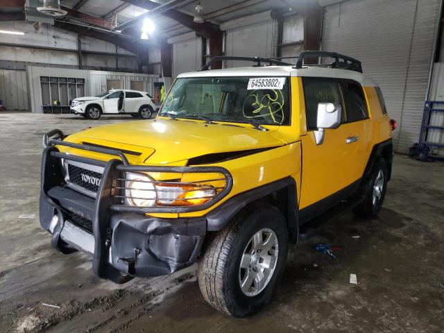 JTEBU11FX70044308 - 2007 TOYOTA FJ CRUISER YELLOW photo 2