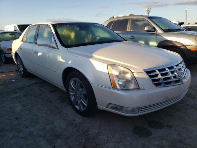 1G6KP5E97AU128967 - 2010 CADILLAC DTS PLATIN WHITE photo 1