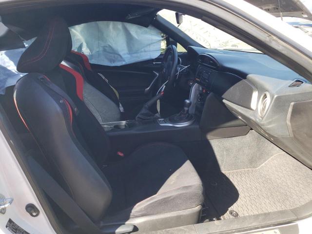 JF1ZNAA10D2726091 - 2013 TOYOTA SCION FR-S WHITE photo 5