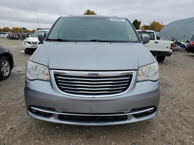 2C4RC1BG4FR534518 - 2015 CHRYSLER TOWN & COU SILVER photo 5