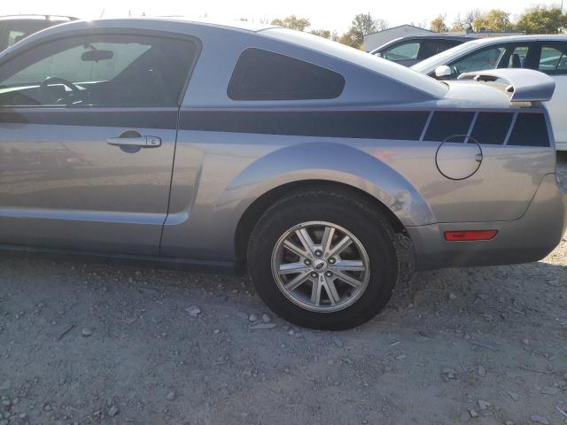 1ZVFT80N165235463 - 2006 FORD MUSTANG SILVER photo 9