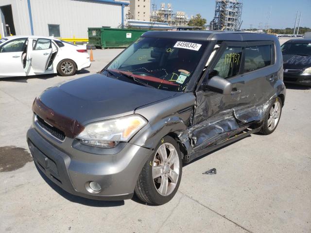 KNDJT2A26B7227761 - 2011 KIA SOUL GRAY photo 2