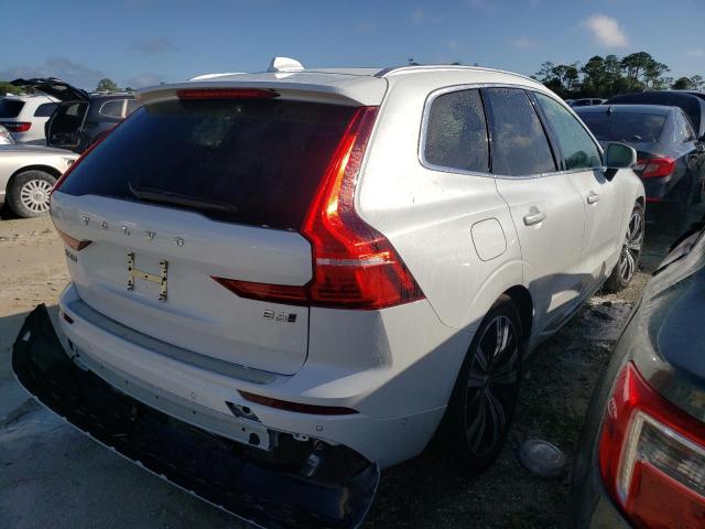 YV4062RL5N1965491 - 2022 VOLVO XC60 B6 IN WHITE photo 4