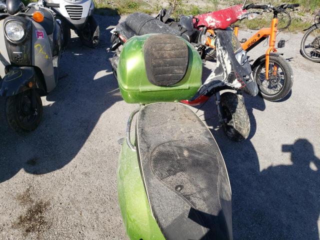 ZAPM818G7J5800346 - 2018 VESPA SPRINT 150 GREEN photo 6