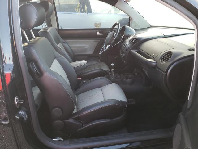 3VWFE21C62M458204 - 2002 VOLKSWAGEN NEW BEETLE 黑色 照片 5