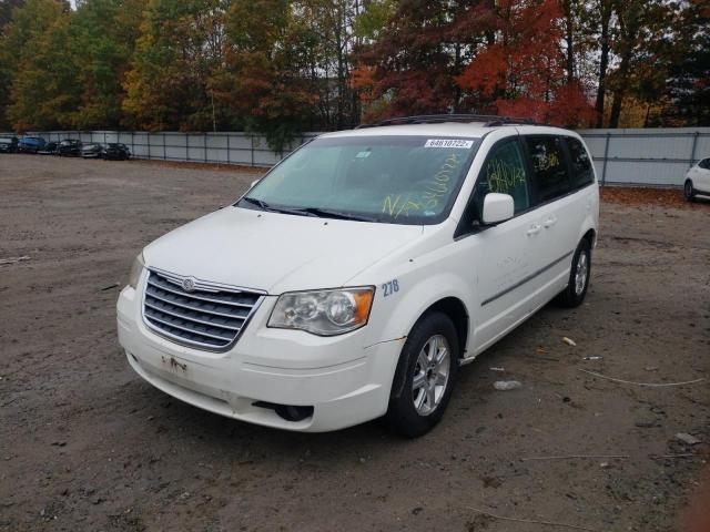 2A4RR5D18AR421379 - 2010 CHRYSLER TOWN & COU WHITE photo 2