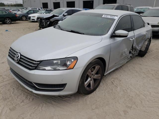 1VWBP7A31DC097023 - 2013 VOLKSWAGEN PASSAT SE SILVER photo 2