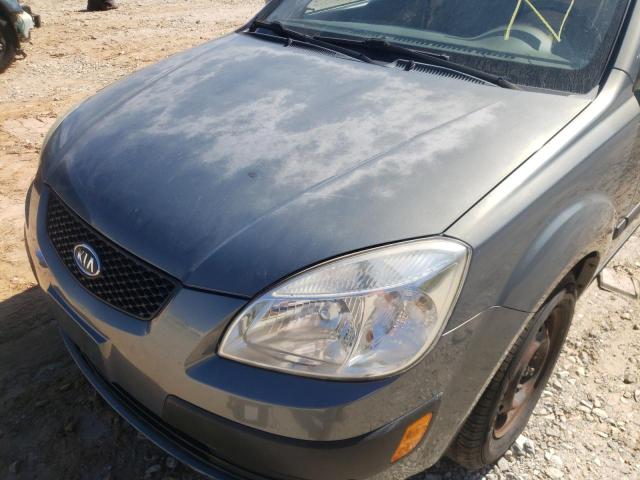 KNADE123666118749 - 2006 KIA RIO GRAY photo 9