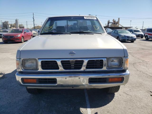 1N6SD11S4VC373516 - 1997 NISSAN TRUCK BASE SILVER photo 9