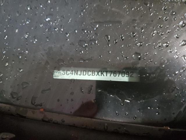 3C4NJDCBXKT767092 - 2019 JEEP COMPASS LI أبيض صورة 10