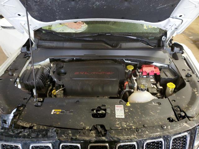 3C4NJDCBXKT767092 - 2019 JEEP COMPASS LI أبيض صورة 7