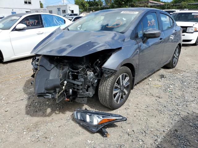 3N1CN8EV7ML850320 - 2021 NISSAN VERSA SV GRAY photo 2