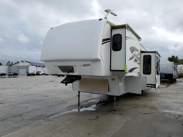 4YDF3582274702776 - 2007 KEYSTONE MONTANA WHITE photo 2