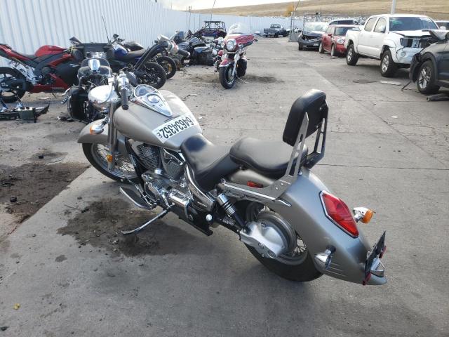 1HFSC52064A100538 - 2004 HONDA VT1300 S SILVER photo 3