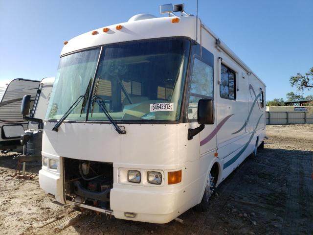 4UZ6XJCA9XCB56092 - 1999 FREIGHTLINER CHASSIS X WHITE photo 2