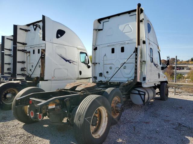 3AKJGLD61FSGA6653 - 2015 FREIGHTLINER CASCADIA 1 WHITE photo 4