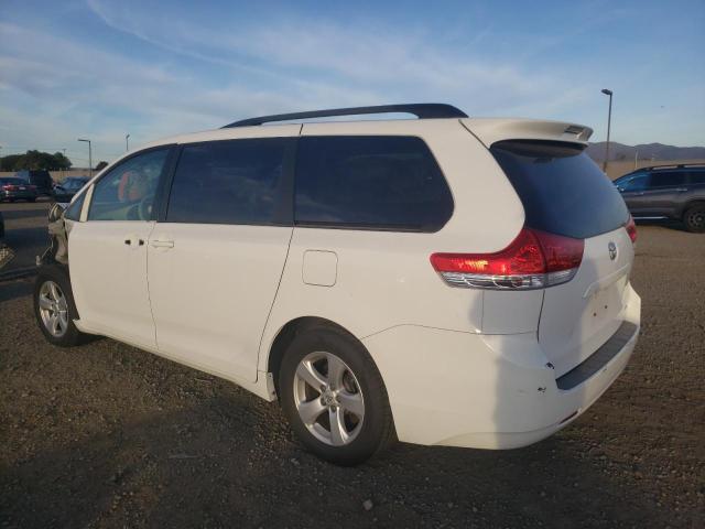 5TDKK3DC3DS334440 - 2013 TOYOTA SIENNA LE WHITE photo 3