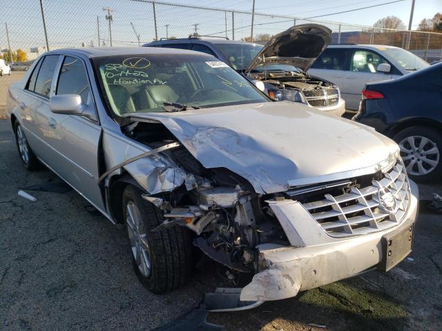 1G6KH5E62BU101678 - 2011 CADILLAC DTS PREMIU SILVER photo 1