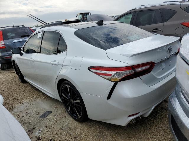 4T1K61AK9LU396516 - 2020 TOYOTA CAMRY XSE WHITE photo 2