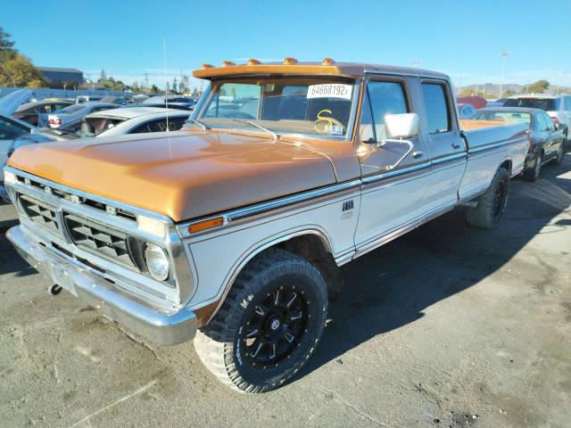 F35JCA56996 - 1976 FORD F250 CC 4X ORANGE photo 2