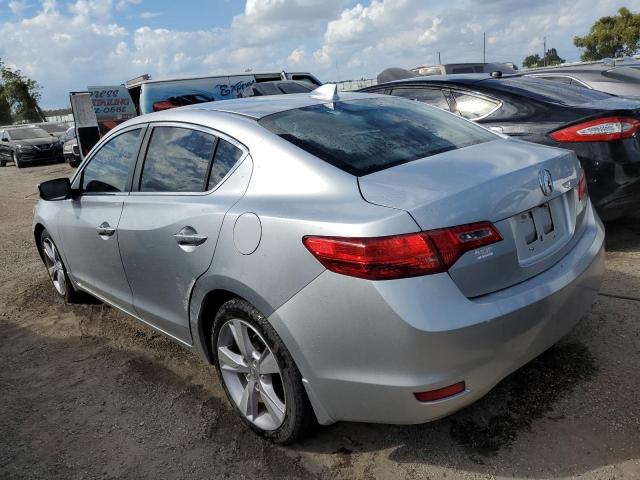 19VDE1F71DE011611 - 2013 ACURA ILX 20 TEC SILVER photo 3