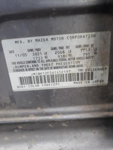 JM1BK12F561452197 - 2006 MAZDA 3 I GRAY photo 10