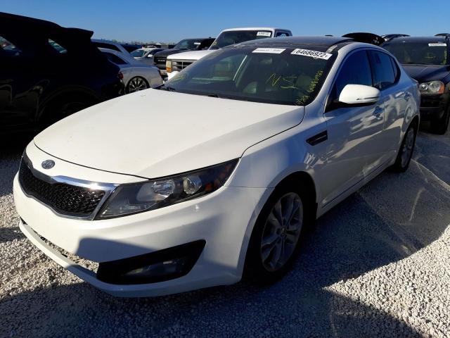 KNAGN4A70B5064299 - 2011 KIA OPTIMA EX WHITE photo 2