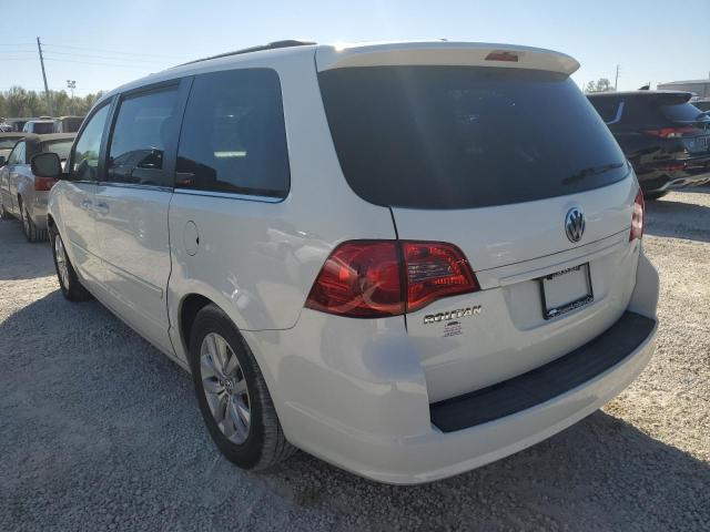 2C4RVABG8CR392406 - 2012 VOLKSWAGEN ROUTAN SE WHITE photo 3